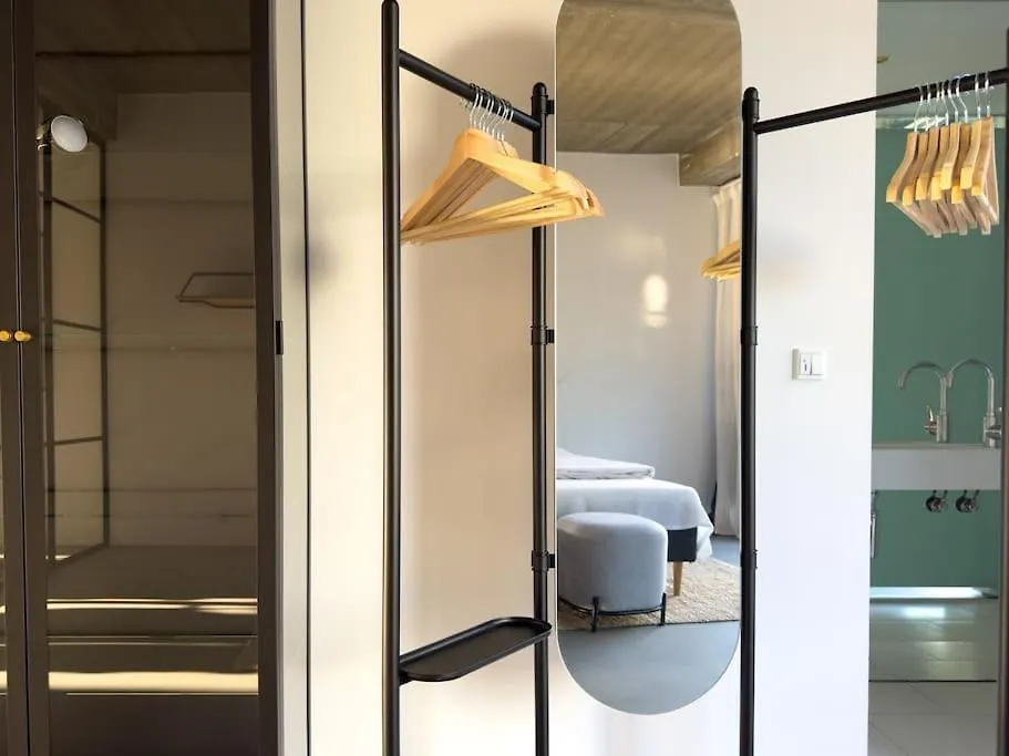Stunning Industrial-Style Loft By The Canals Copenhagen 0*,